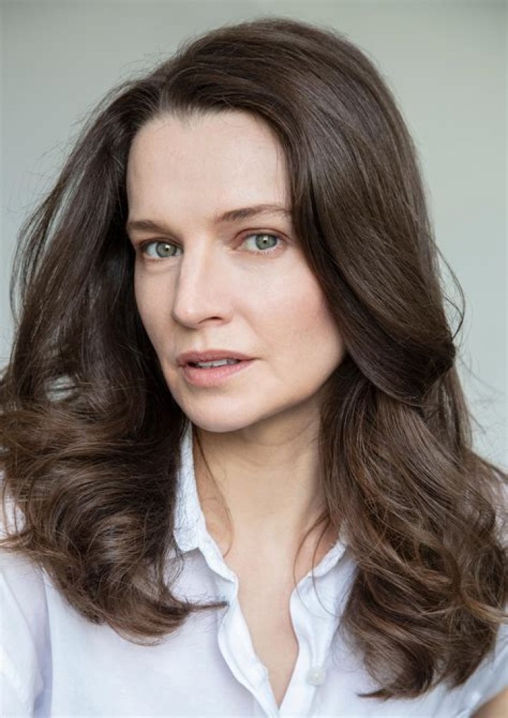 Catherine Walker (Actor) Biography, Age, Net Worth, Husband, Movies