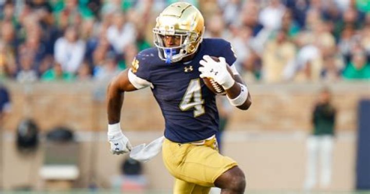 Fred Warner Salary, Net Worth, Weight, Contract, Brother, PFF, Jersey, College, 40 Time