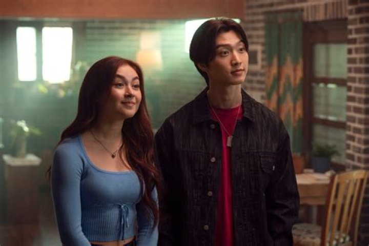 Is Peter Thurnwald Gay Or Does Xo Kitty Cast Have A Girlfriend?