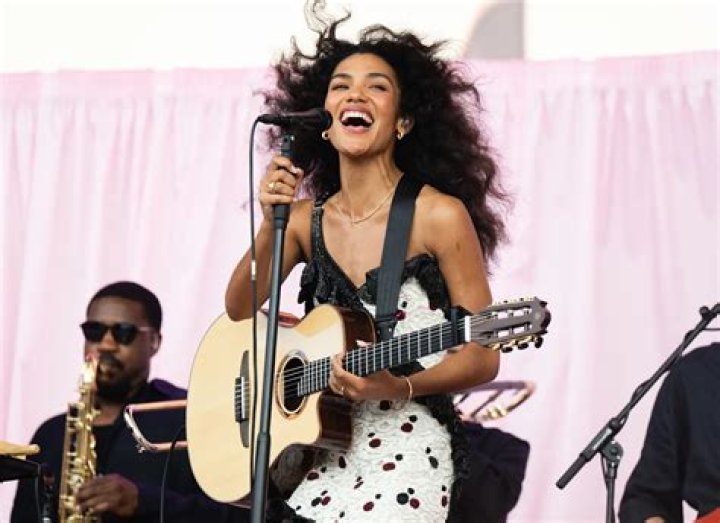 Olivia Dean Age, Height, Education, Songs