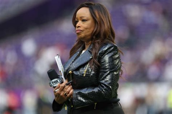 Pam Oliver Bio, Wiki, Age, Birthday, Height, FOX Sport, Salary, Net Worth, Parents, Husband, Married, Football, Concussion, Weave, Bad Hair Day, Measurements and Annual Salary