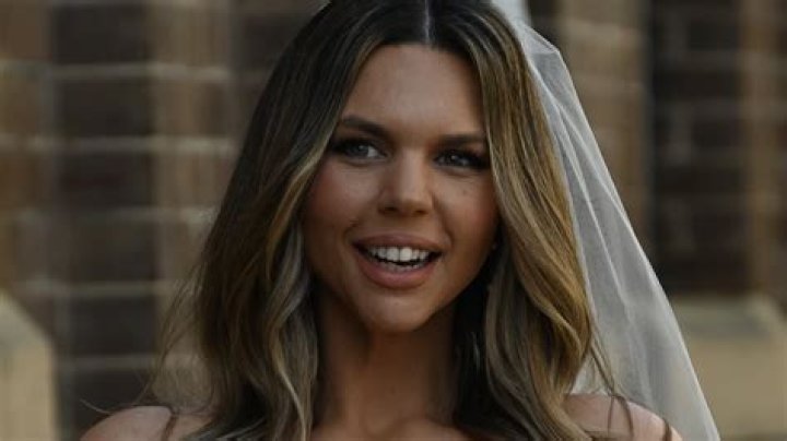 Rebecca April May Instagram Bex April May Age, Wiki, Bio – John Bradley Girlfriend