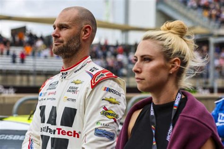 Shane Van Gisbergen Girlfriend Wife: His Net Worth Details