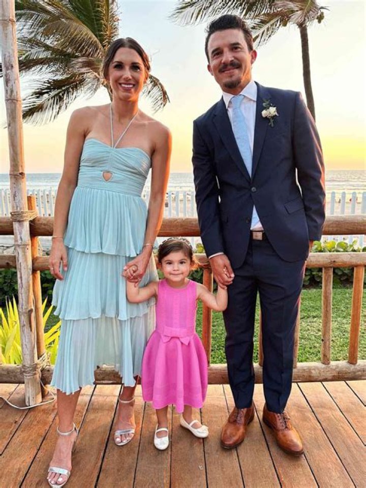 Who is Alex Morgan family? How old are Alex Morgan’s sisters?